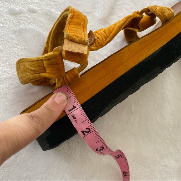 Teva Flatform Universal Velvet Sandals - Picture 11 of 11